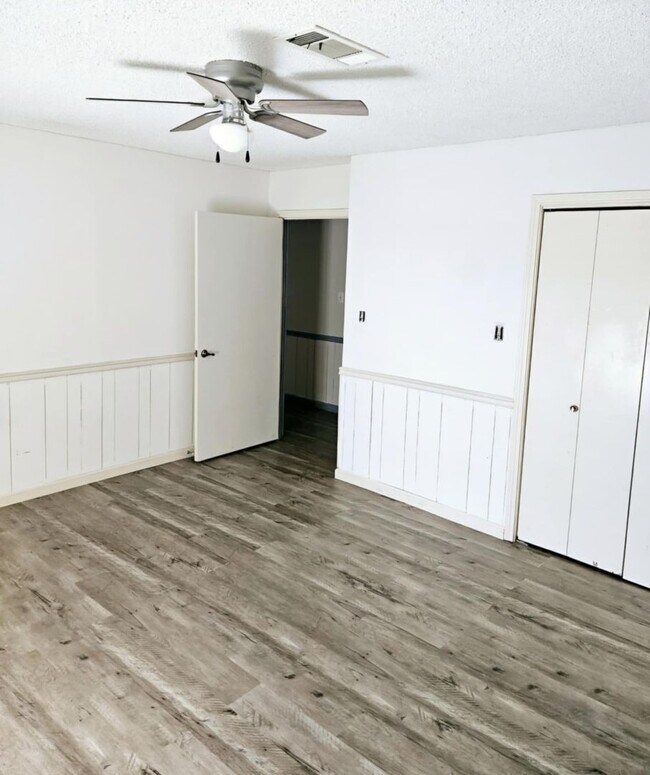 Photo - 3 Bed/2.5 Bath House - $1450