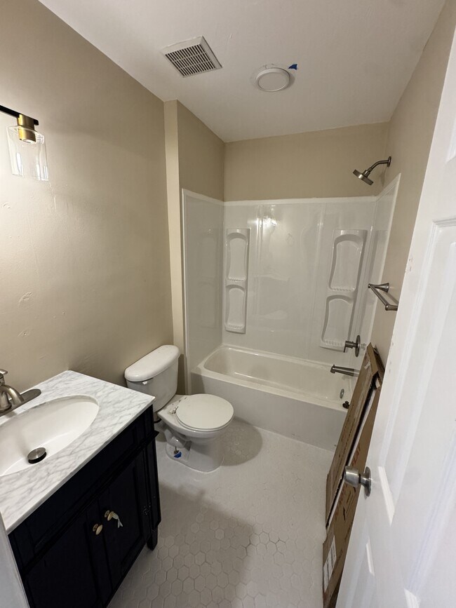 Photo - 1313 Airport Dr