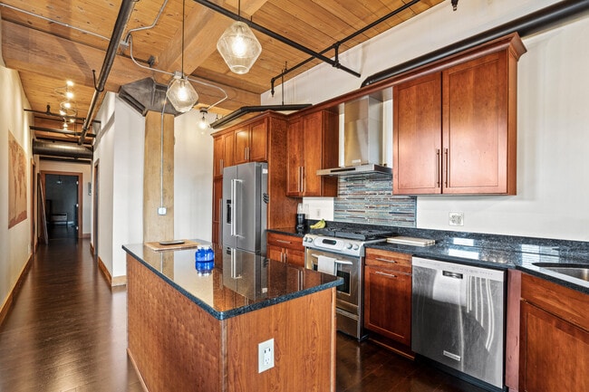 Photo - 1818 N Water St