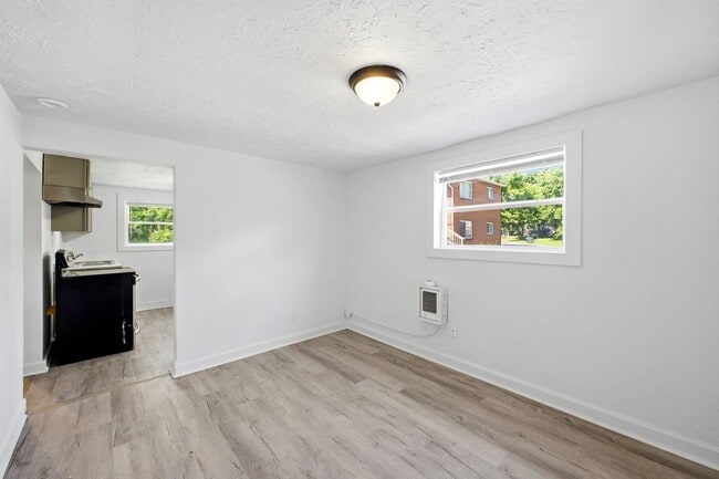 Photo - 486 Hanley St