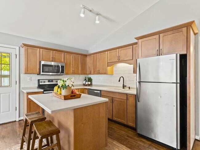 Photo - 1032 Summit Dr