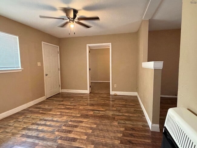 115 E Garden Dr