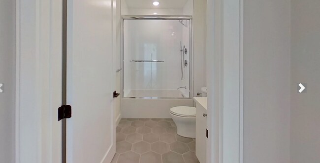 Photo - 104 Warren St