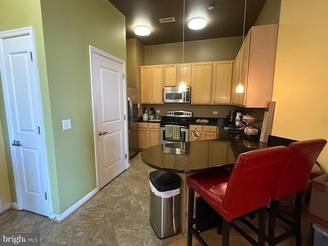 Photo - 2720 S Arlington Mill Dr Unit 403