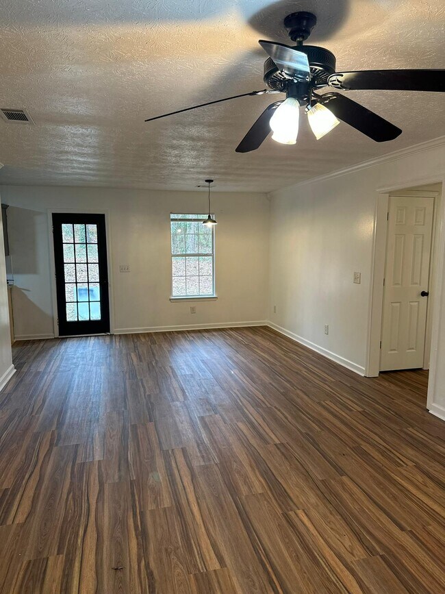 Photo - 108 Marshall Dr