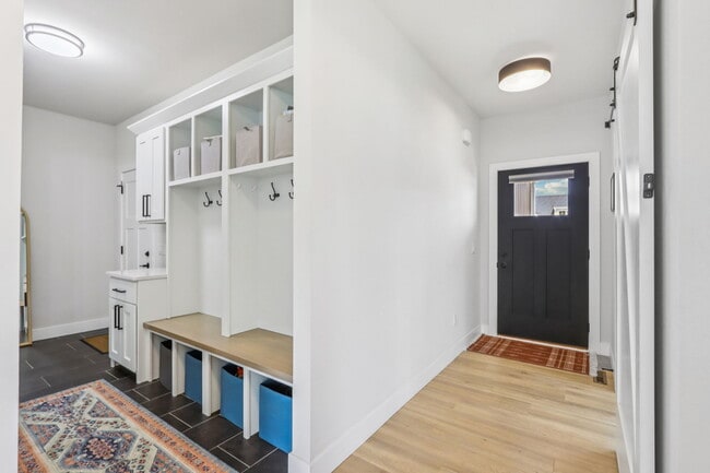 Photo - 807 Lynn St