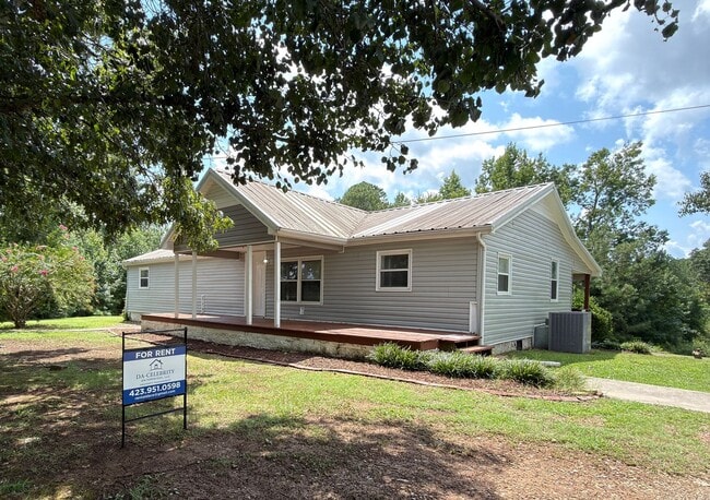 Building Photo - 2233 Ladd Springs Rd SE
