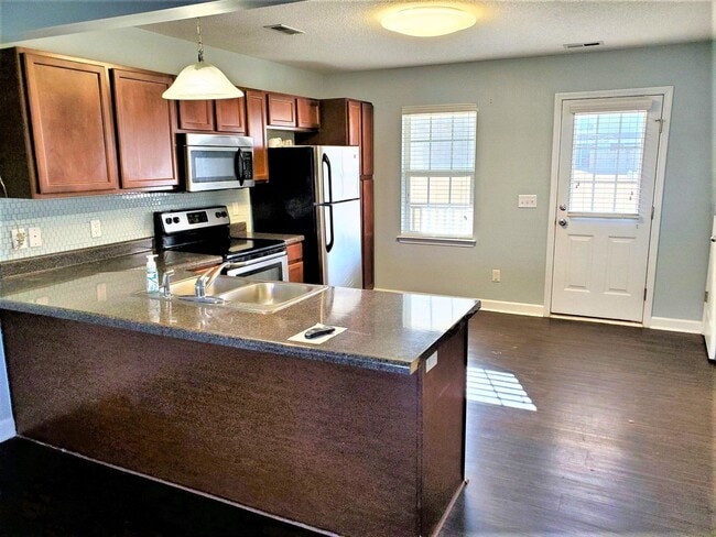 Photo - 202 Lanieve Ct