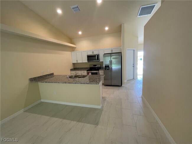 Photo - 533 SE 6th Pl