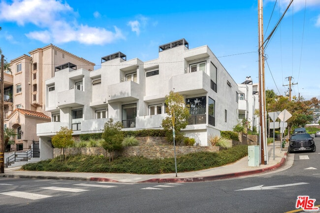 Photo - 8601 W Knl Dr Townhome