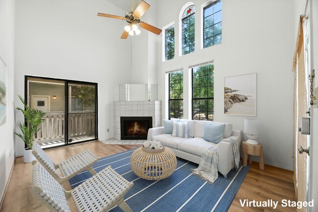 Building Photo - FABULOUS walkable/bikeable 3BR with parkin... Rental