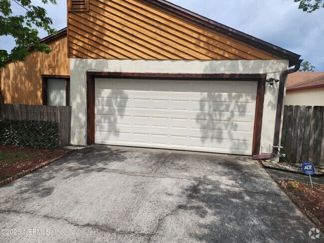 Building Photo - Cute 3/2 home in Orange Park