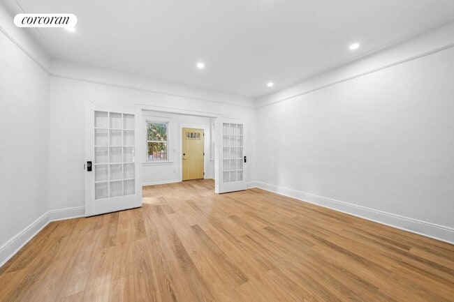 Photo - 43-07 60th St