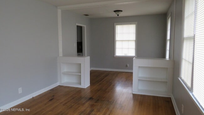 Photo - 4811 Sefa Cir N