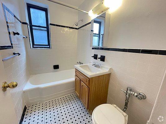 Building Photo - 1 bedroom in Bronx NY 10463 Unit C14 Rental