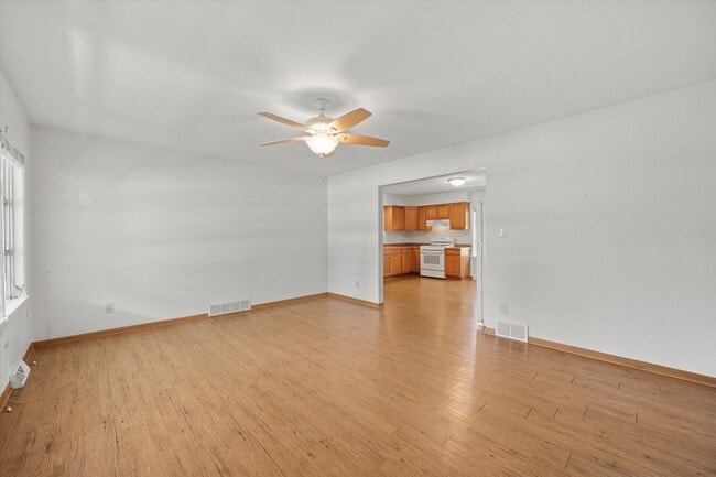 Photo - 249 W Nebraska St