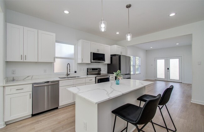 Photo - 8316 Peachtree St