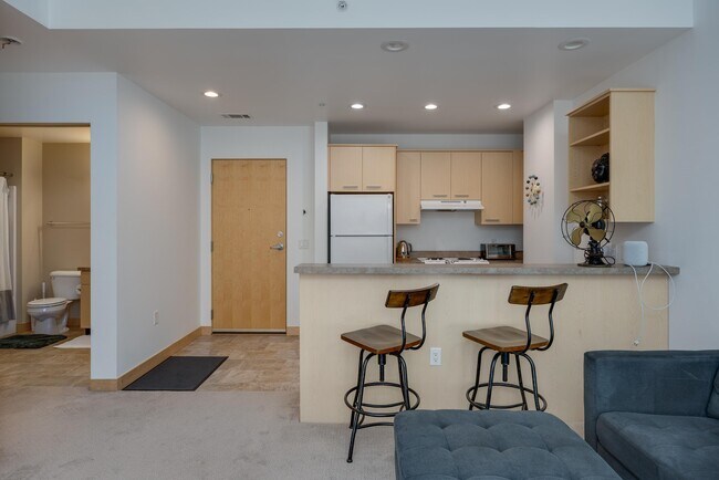 Photo - 309 W Washington Ave