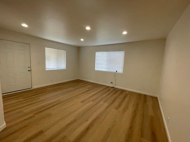 Photo - 413 Laurel Ave