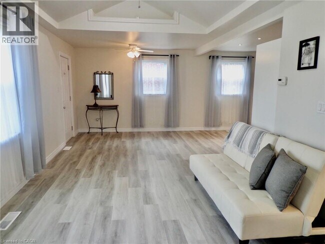 Photo - 562 Beach Blvd