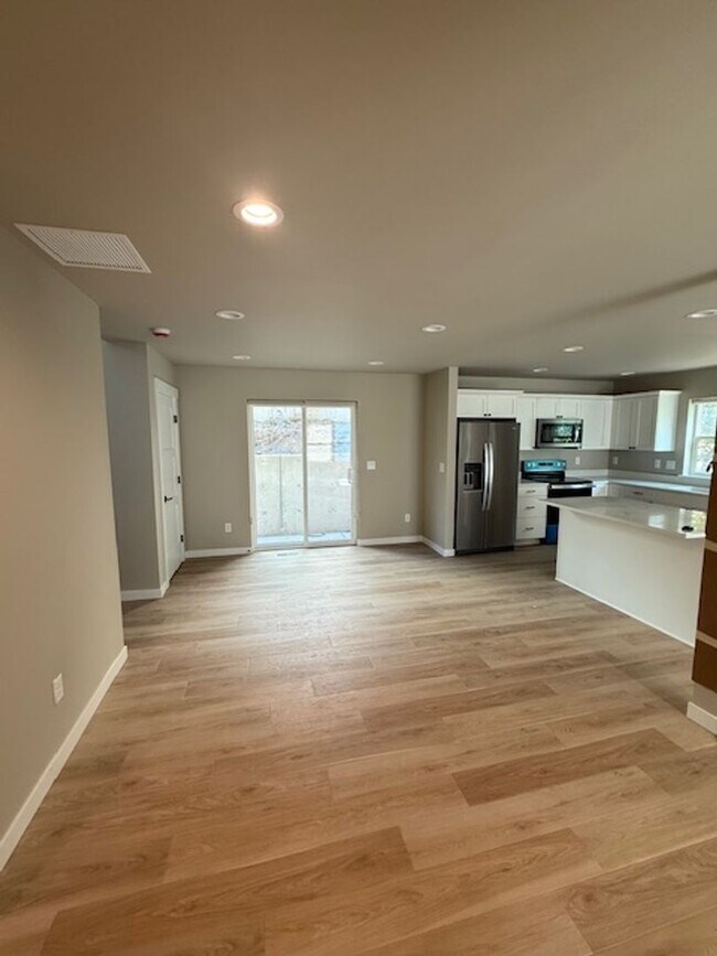 Photo - Beautiful brand new home in downtown Rosly...