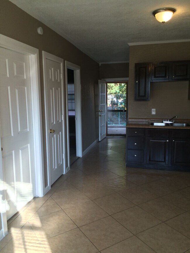 203 Gorman Unidad C
