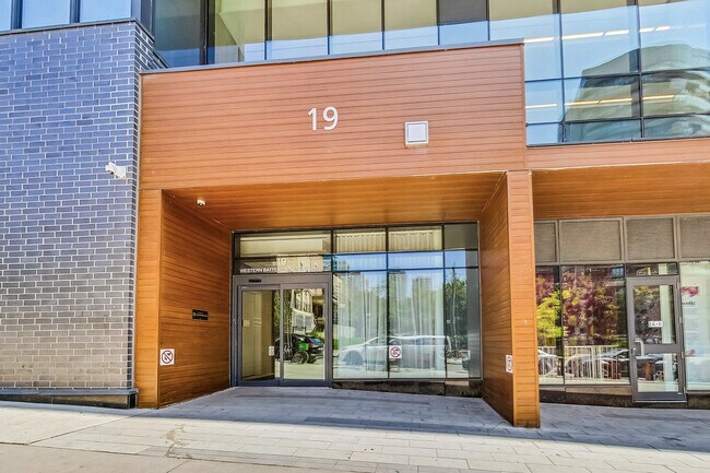 Photo - 19 Western Battery Rd Unité 1907