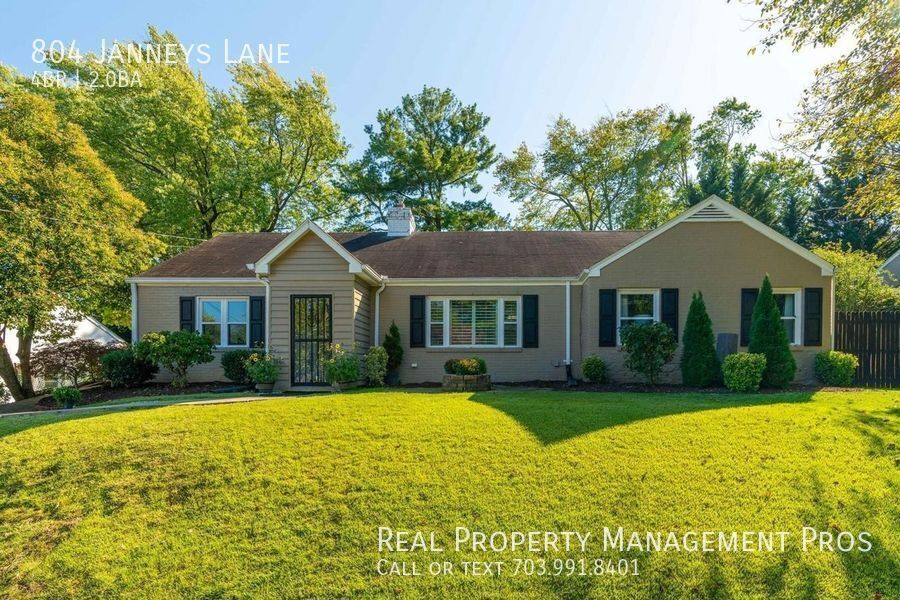 Photo - 804 Janneys Lane-