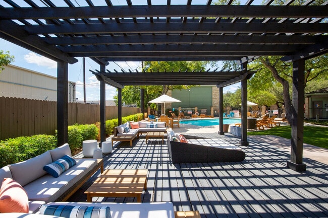 HOME-24 - Summit at Westwood