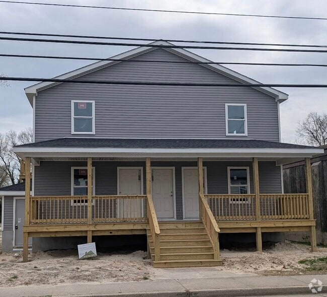 Building Photo - 616 E Church St Rental