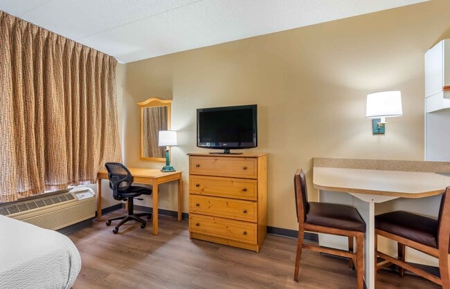 Furnished Studio-Chicago - Lombard - Oak Brook