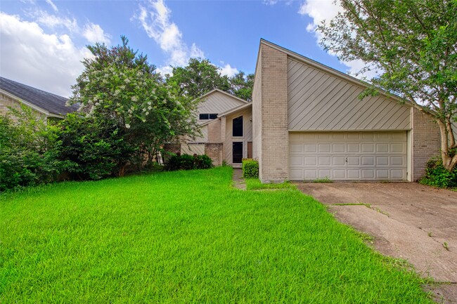 Building Photo - 13119 Hollowcreek Park Dr