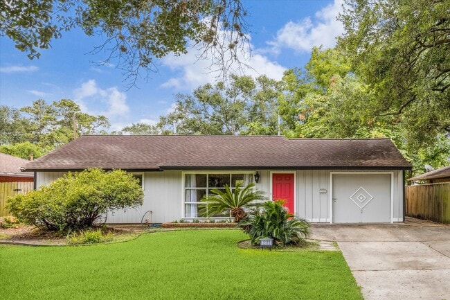 Building Photo - 2111 Chippendale Rd Rental