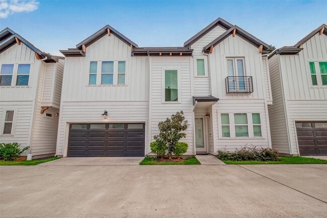 Photo - 8911 Knoll Villas St