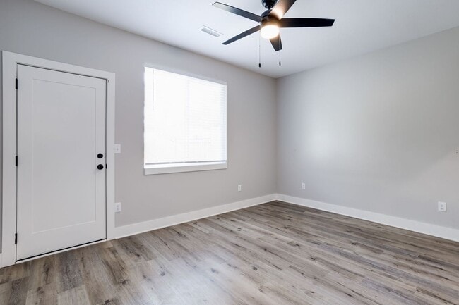 Photo - Anna Duplex- 3 Bedroom!