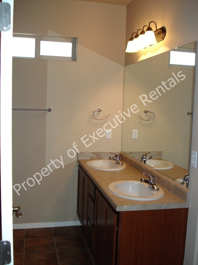 Photo - 4945 Chesney Rd