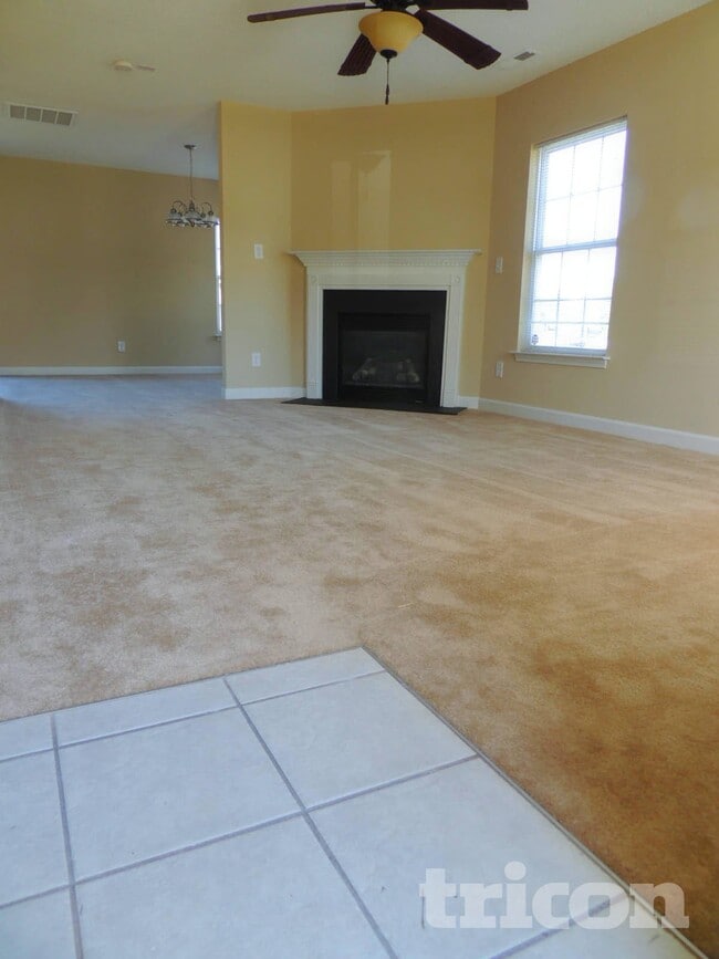 Photo - 917 Redford Ln