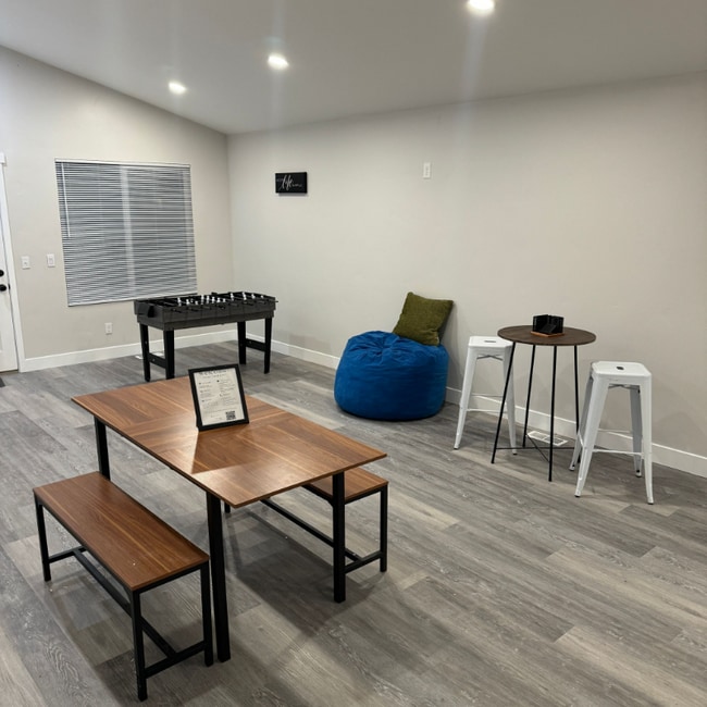 Photo - 7531 Birch St