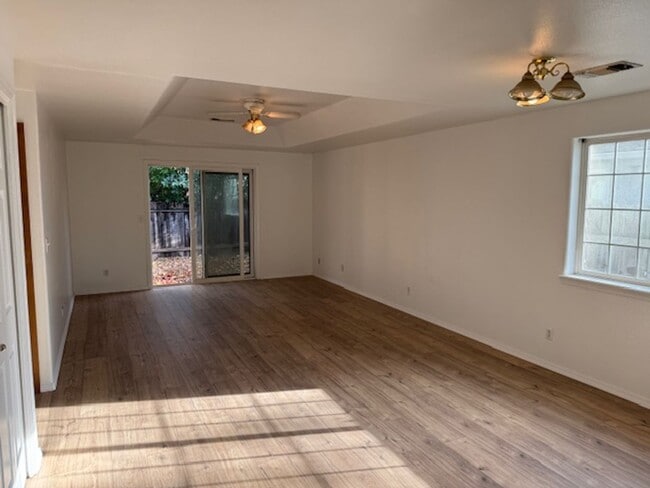 Photo - 572-574 COUNTRYSIDE Unit 574