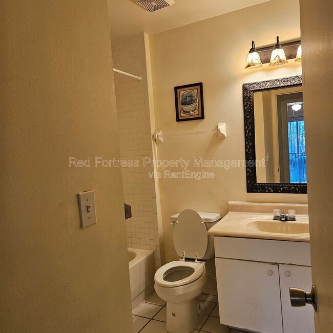 Photo - 3419 Winkler Ave Unit Apt 516