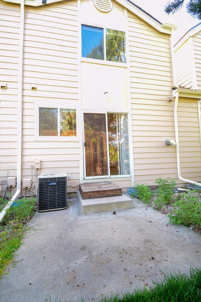 Photo - 2929 Ross Dr