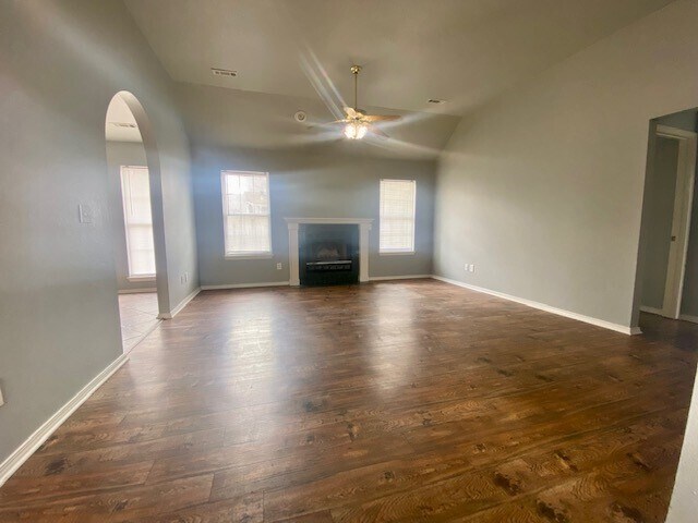 Photo - 3225 Silverton St