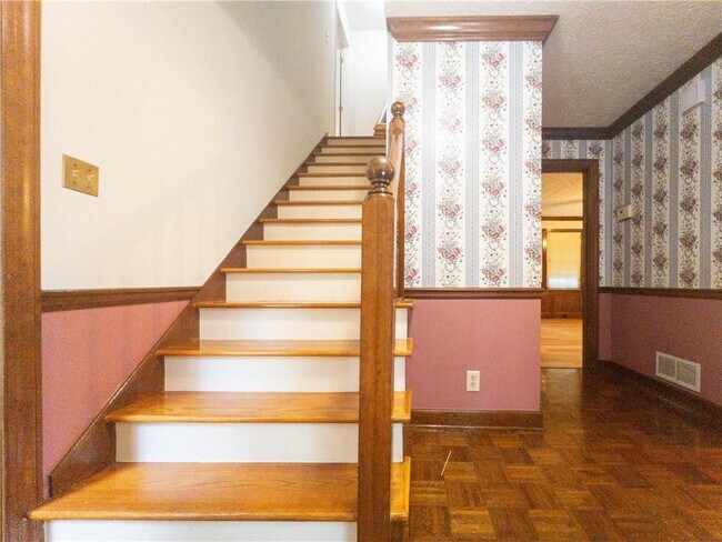 Photo - 965 Millbrook Ct