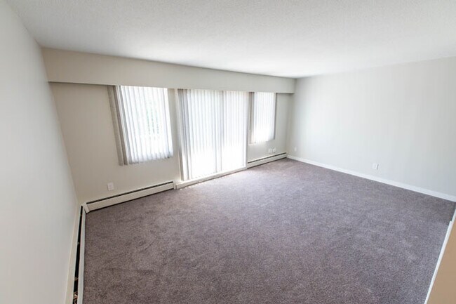 Photo - Pinegrove Manor Apartments