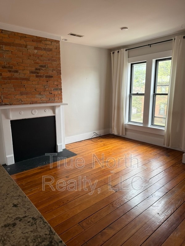 Photo - 43 1/2 E. Russell Street