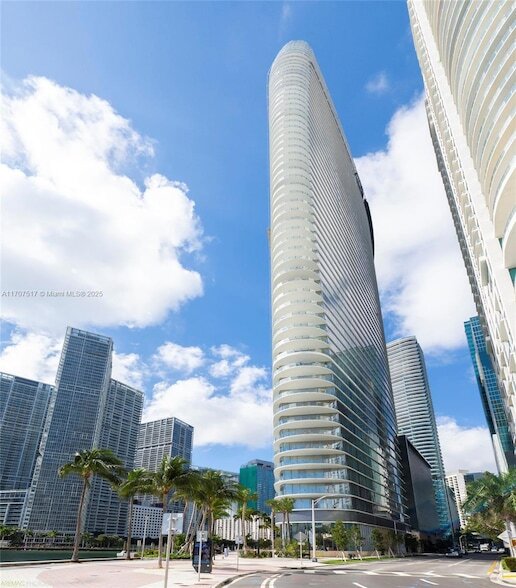 Photo - 300 Biscayne Blvd Way
