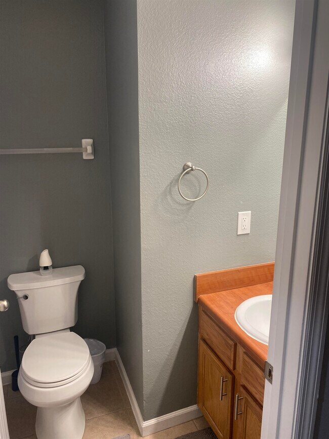 Photo - 741 White Dr