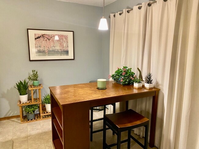 Photo - 2011 Viking Dr NW Unit 34