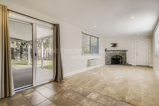 Photo - 2400 Pontiac St