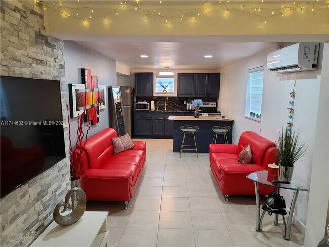 Photo - 2242 Liberty St